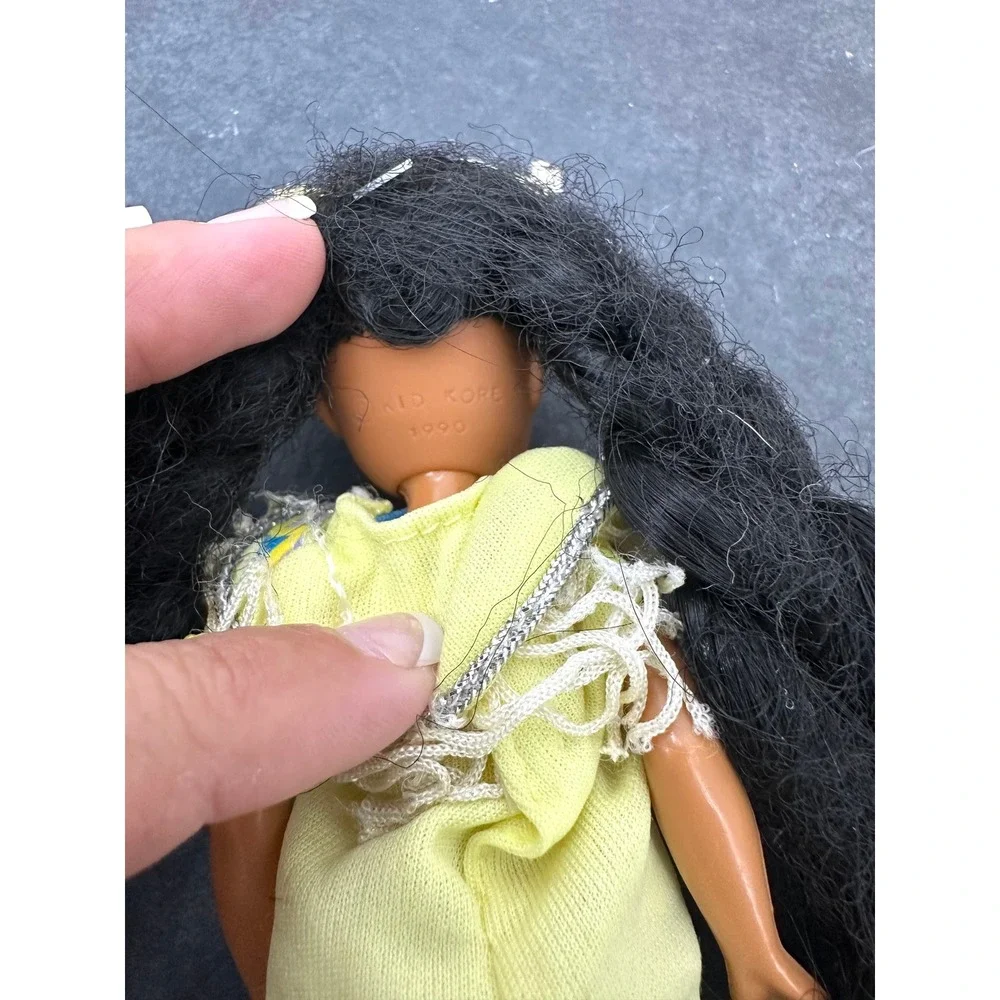 Vintage Kid Kore Heartland Dancing Brook Doll Native American yellow